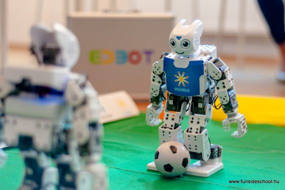 Sokgólos robotfoci-meccs a Funside Schoolban – ilyen volt a Kódolás Hete